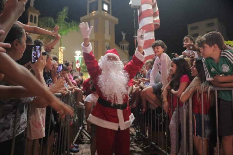 Opinião: O natal na praia e a política do pão e circo – sem o pão