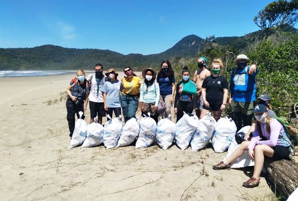 Grupo de escoteiros recolhe cerca de 400 kg de lixo do Parque Estadual do Itinguçu